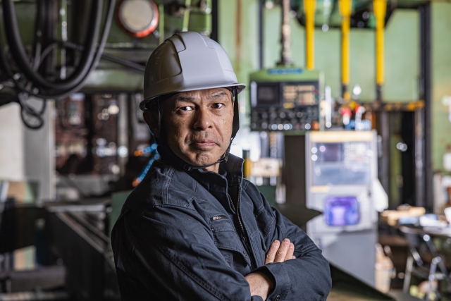 工場勤務の仕事内容「製造・加工・分解など」